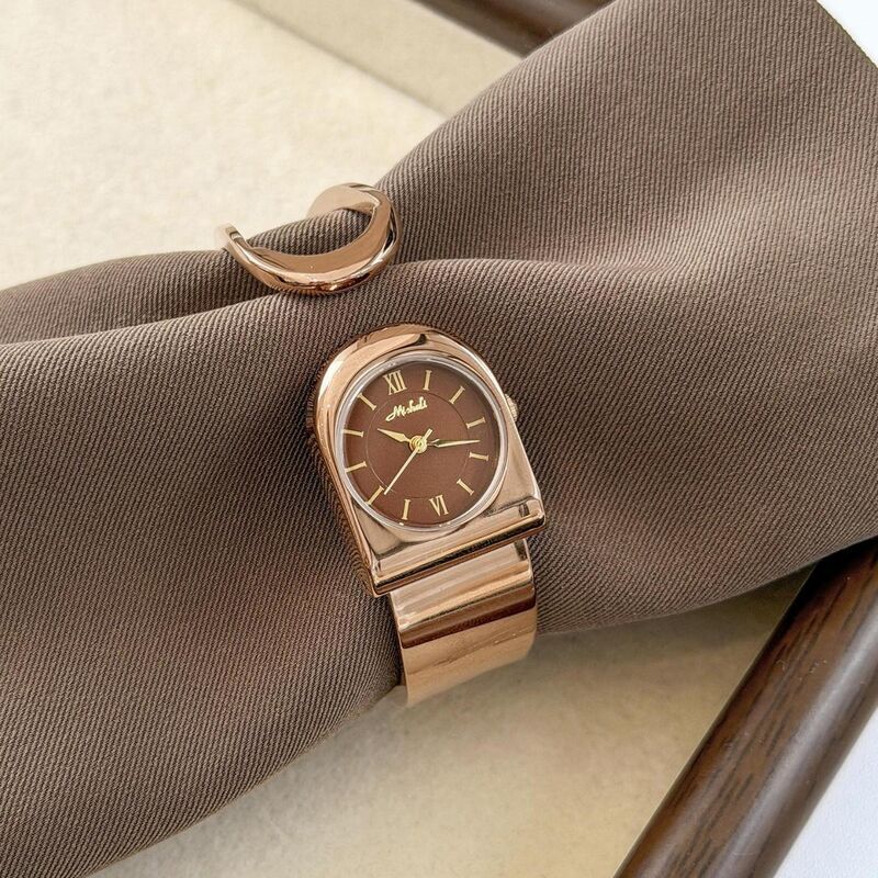 تجلّي الأناقة: ساعة "ڤوج" الكلاسيكية